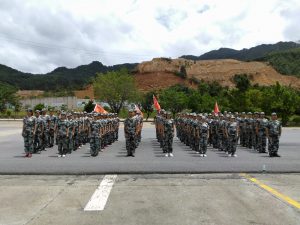 我们在奔驰中相互取暖