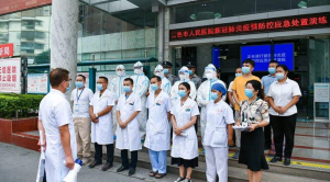 百色：最是风雨见初心，，，疫情不灭，，，我们不退