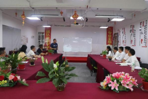 心存感恩，，，，，一起偕行——新竹高于旧竹枝，，，，，全凭老干为扶持
